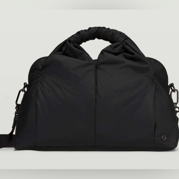Lululemon Gathered Handle Gym Bag Vol 14L in Black - Picture 1 of 17